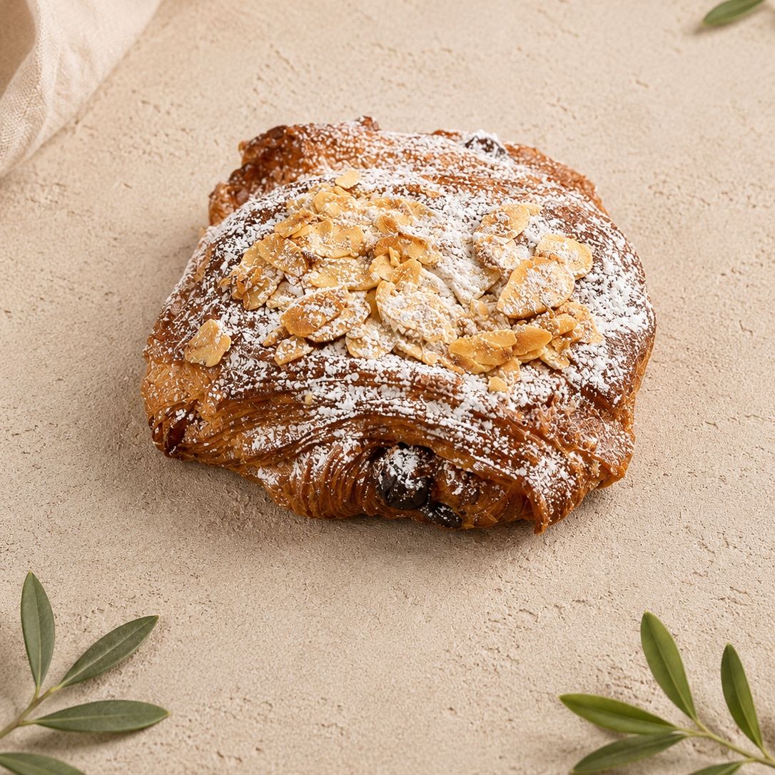 Pain Au Chocolat Con Almendra